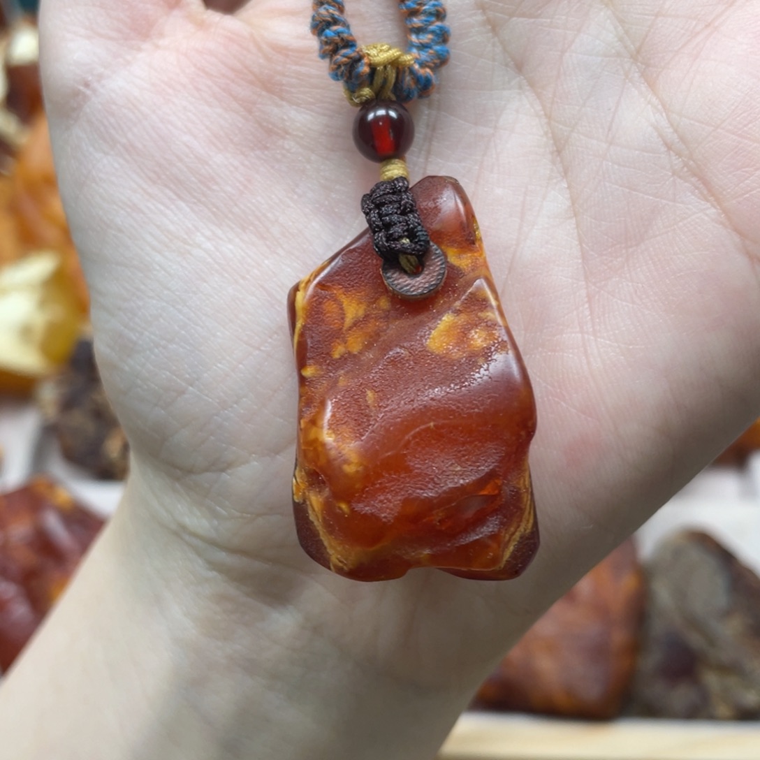 琥珀珠宝奇石未镶嵌