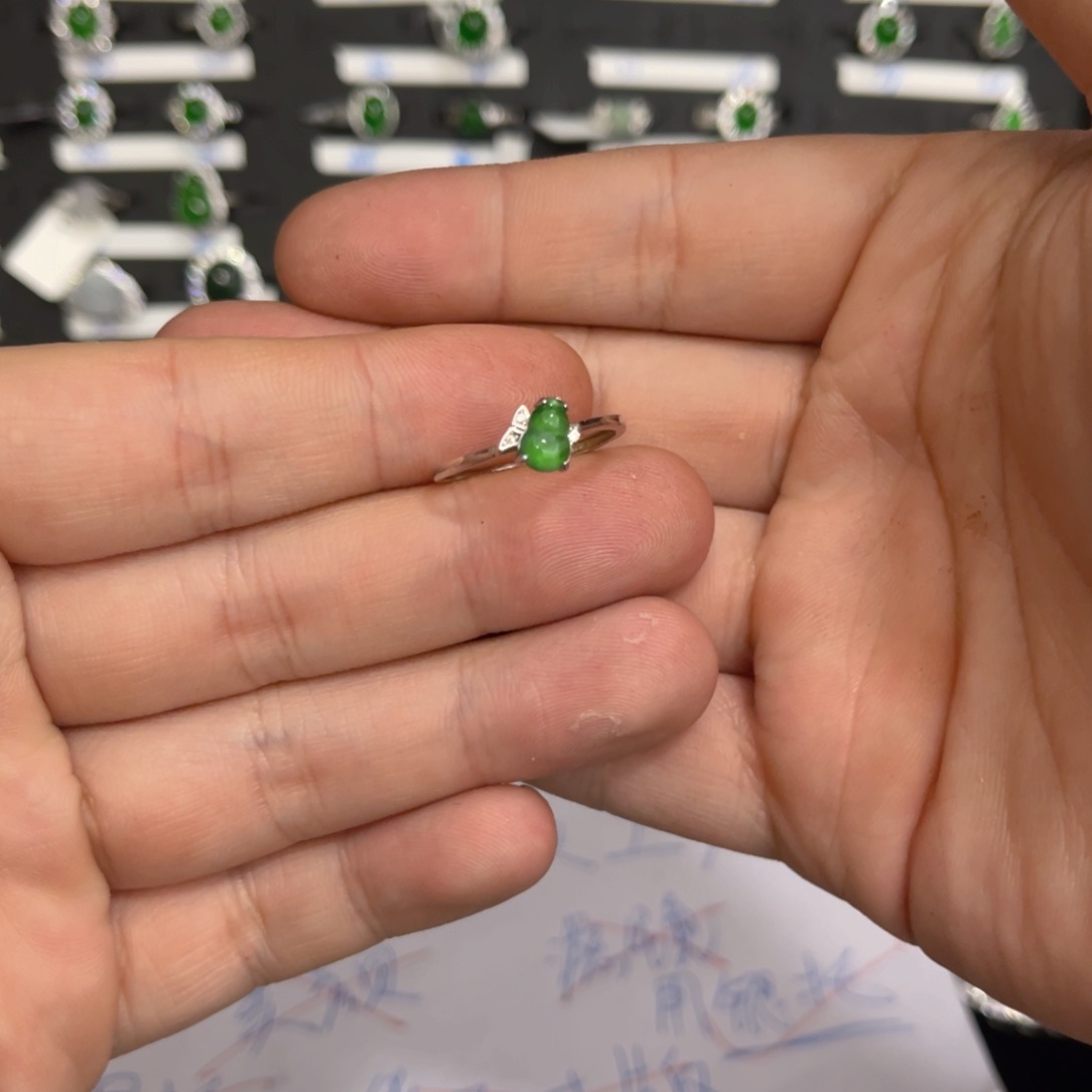 翡翠戒指银S925镶嵌翡翠戒指