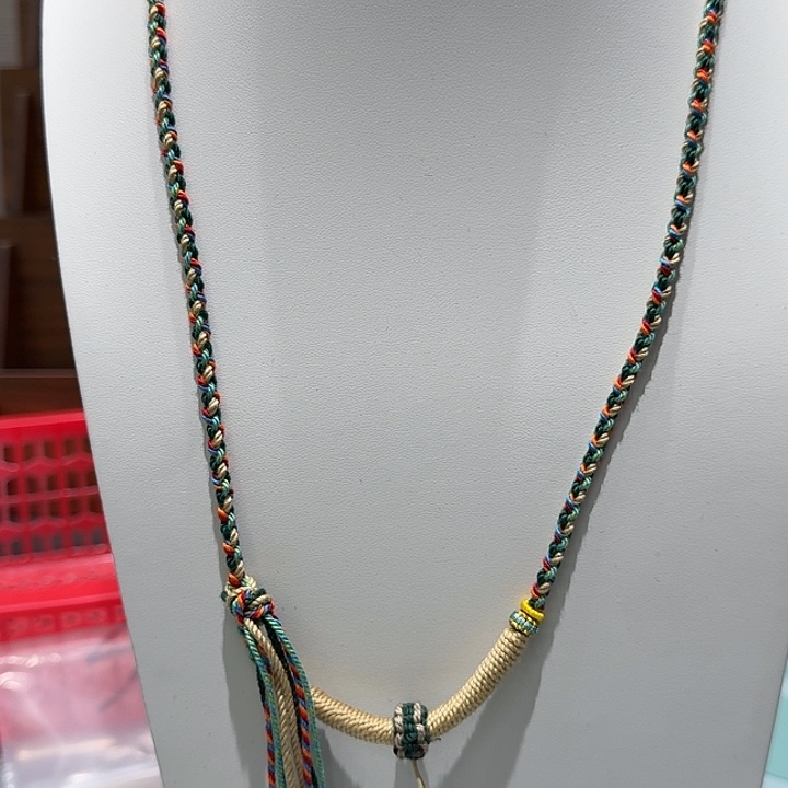 布8****姐纯手绘，非常好看的一根绳子