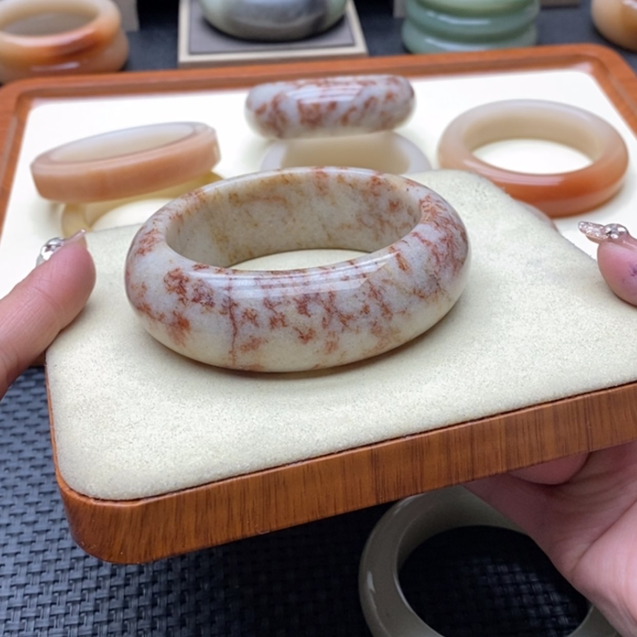 【闪购商品】石英质玉规格未镶嵌好**?