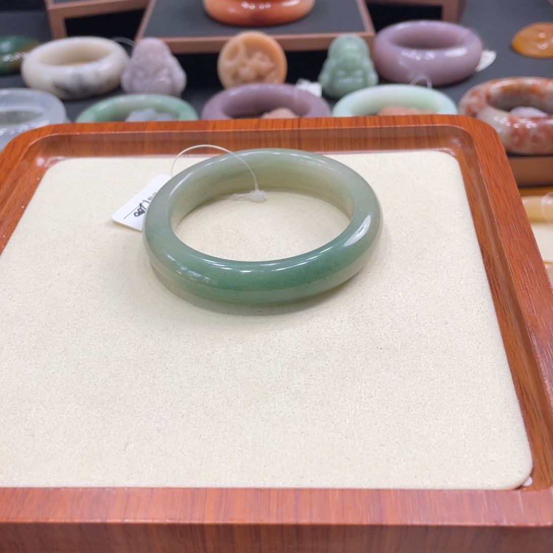 石英岩玉手镯未镶嵌小*