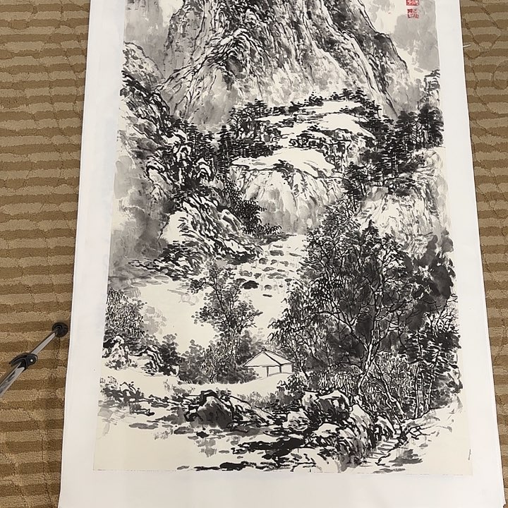 国画高*春花鸟的翅膀和翅膀都是白色的羽毛和