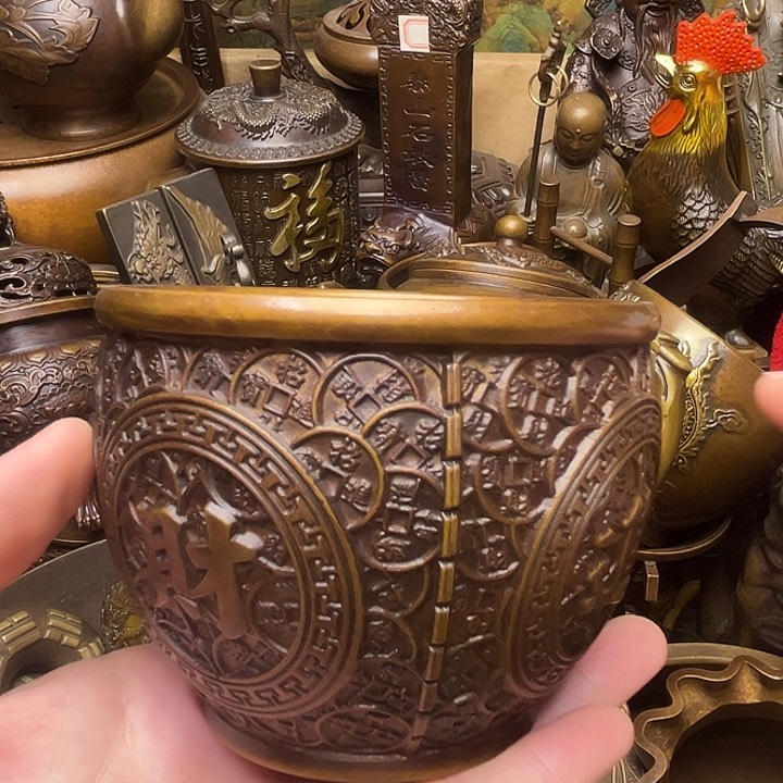 精美铜器批发档口