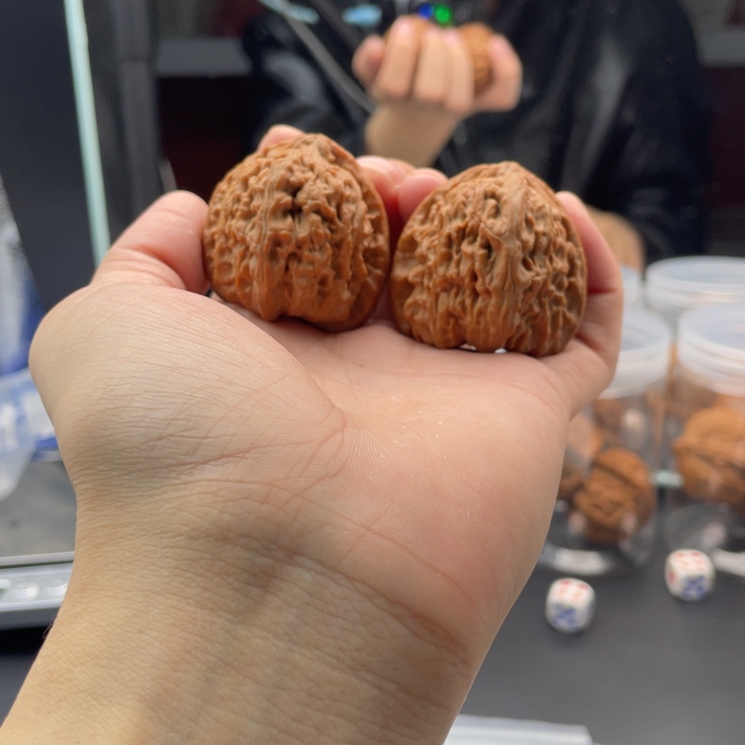 F***J吊坠文玩核桃三角白