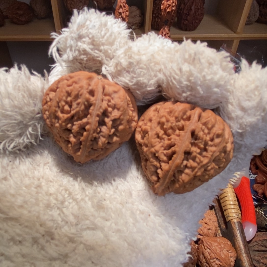 文玩核桃吊坠水晶草莓