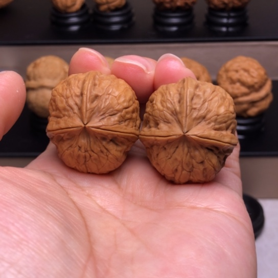 文玩核桃把件聚宝盆三楞24