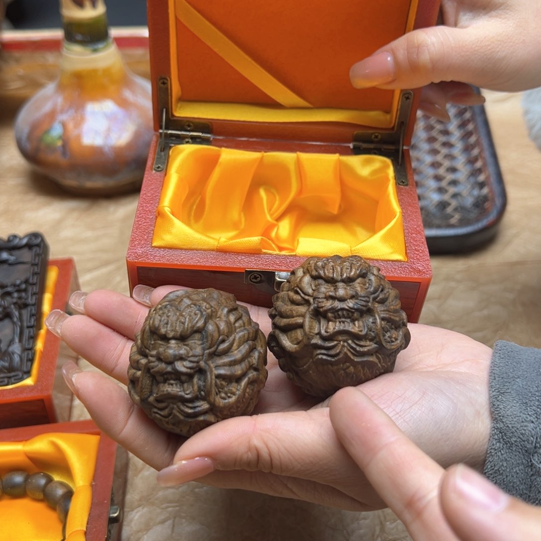 大叶紫檀（黑酸枝木类）