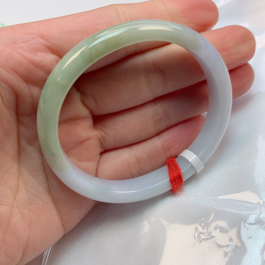 翡翠手镯未镶嵌54圈贵妃