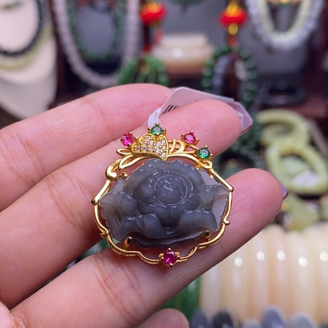 和田玉孤品补贴浓烟紫银牡丹花未镶嵌