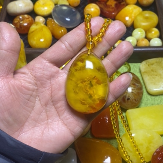 龍***瑚蚂蚁水滴吊坠一套