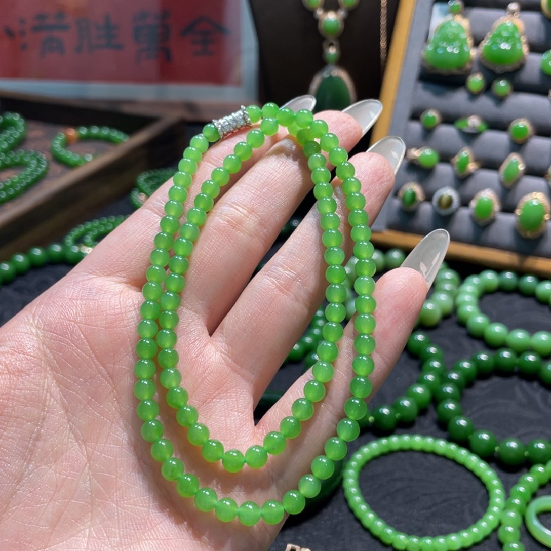 和田玉手链未镶嵌苹果绿锁骨链 5㎜