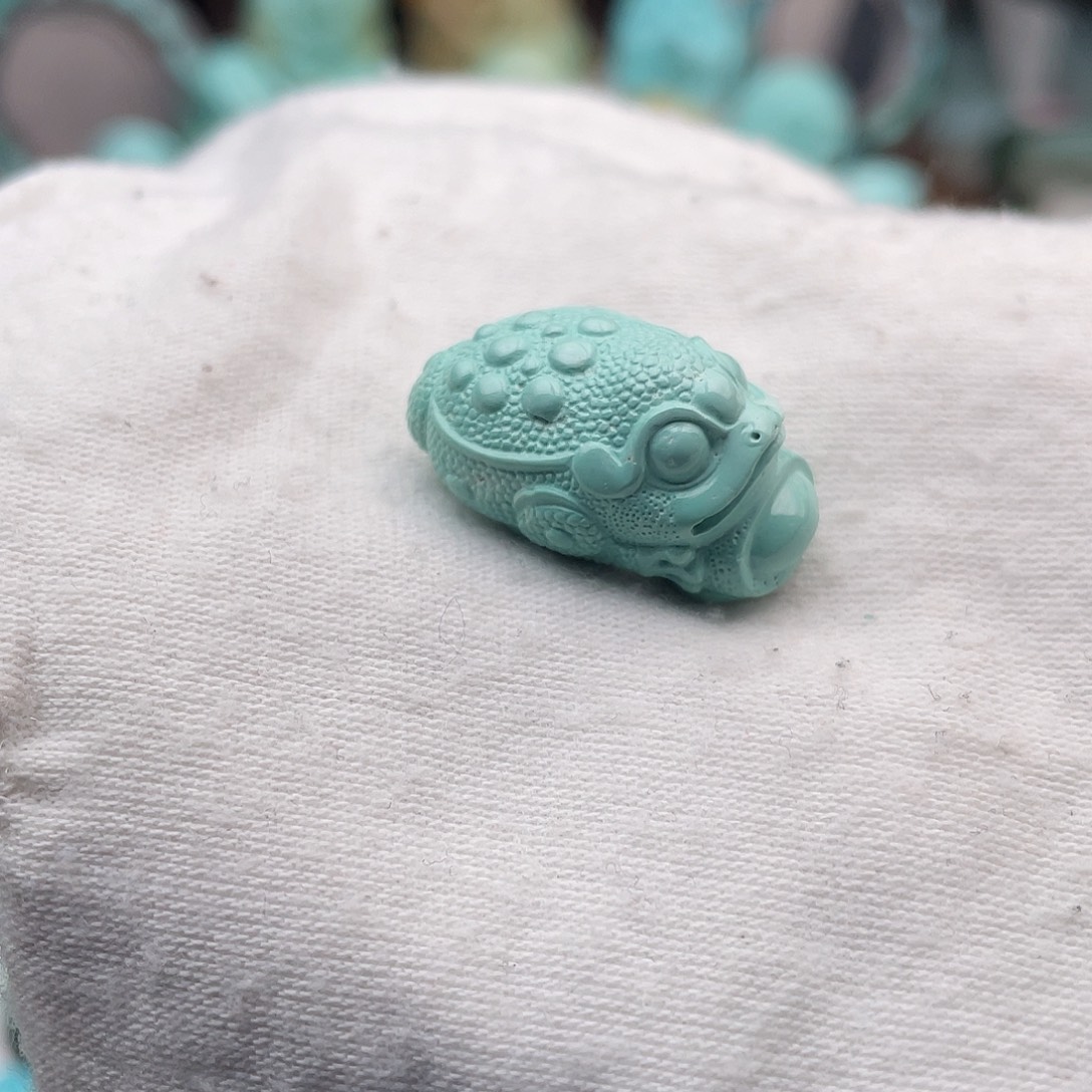 绿松石未镶嵌颈饰