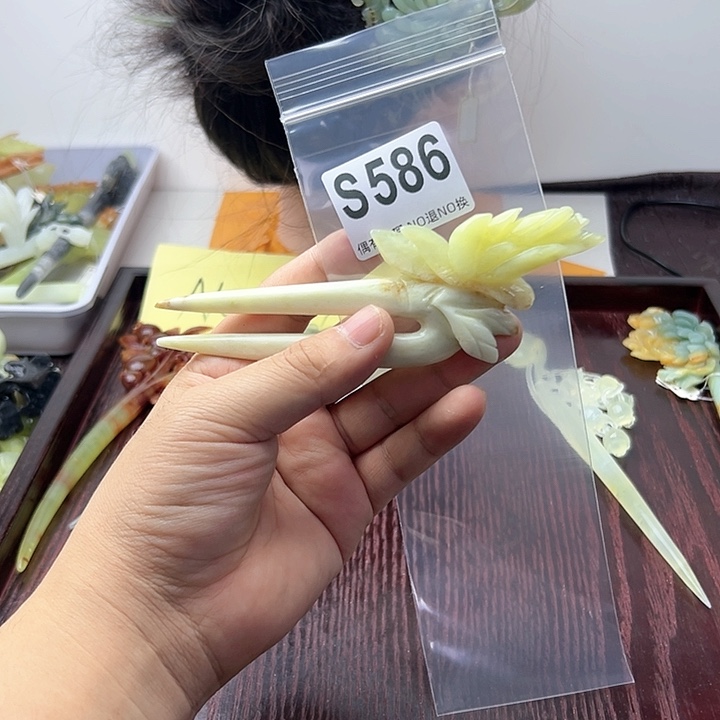 蛇纹石玉发饰合金娟*࿐