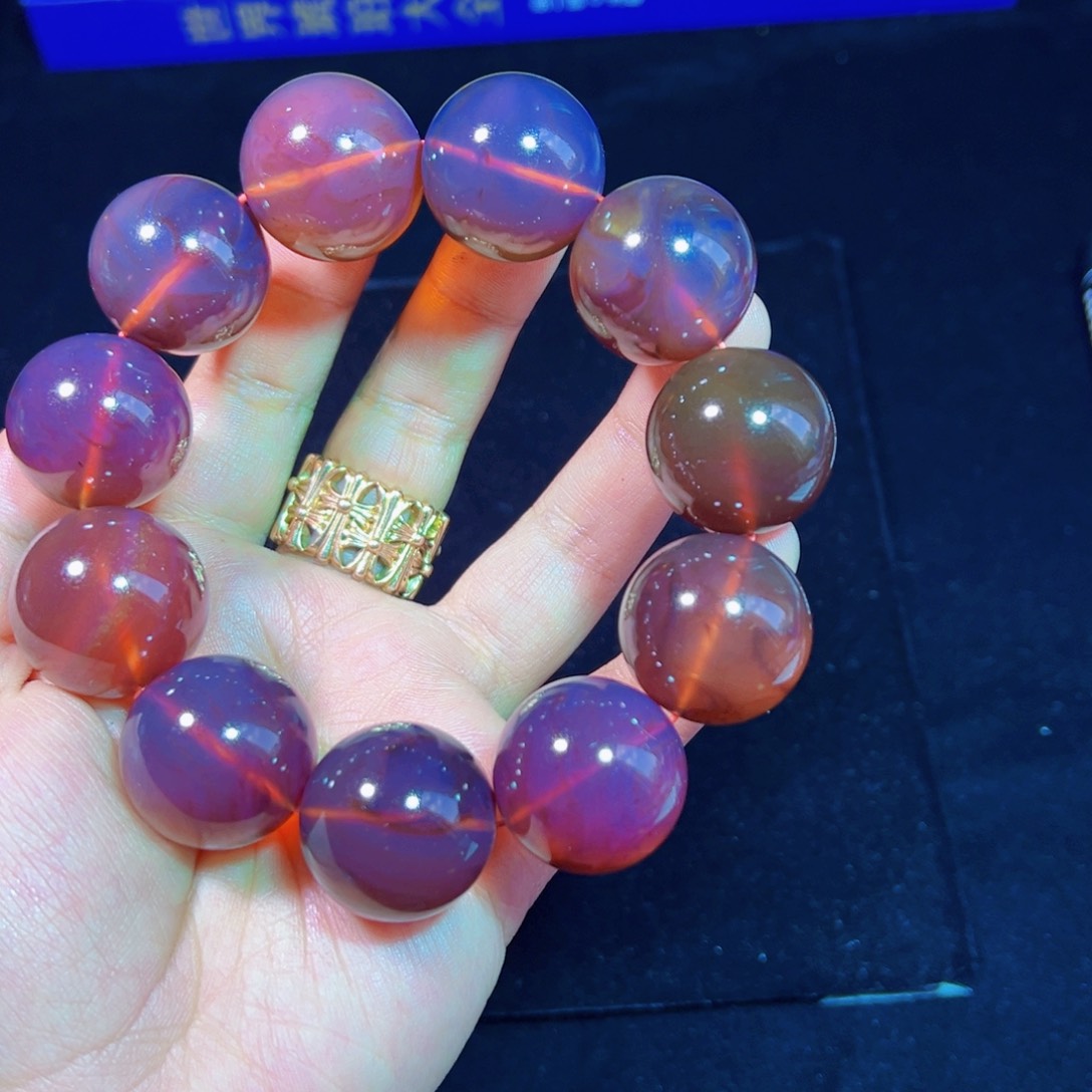 琥珀裸石未镶嵌琥珀