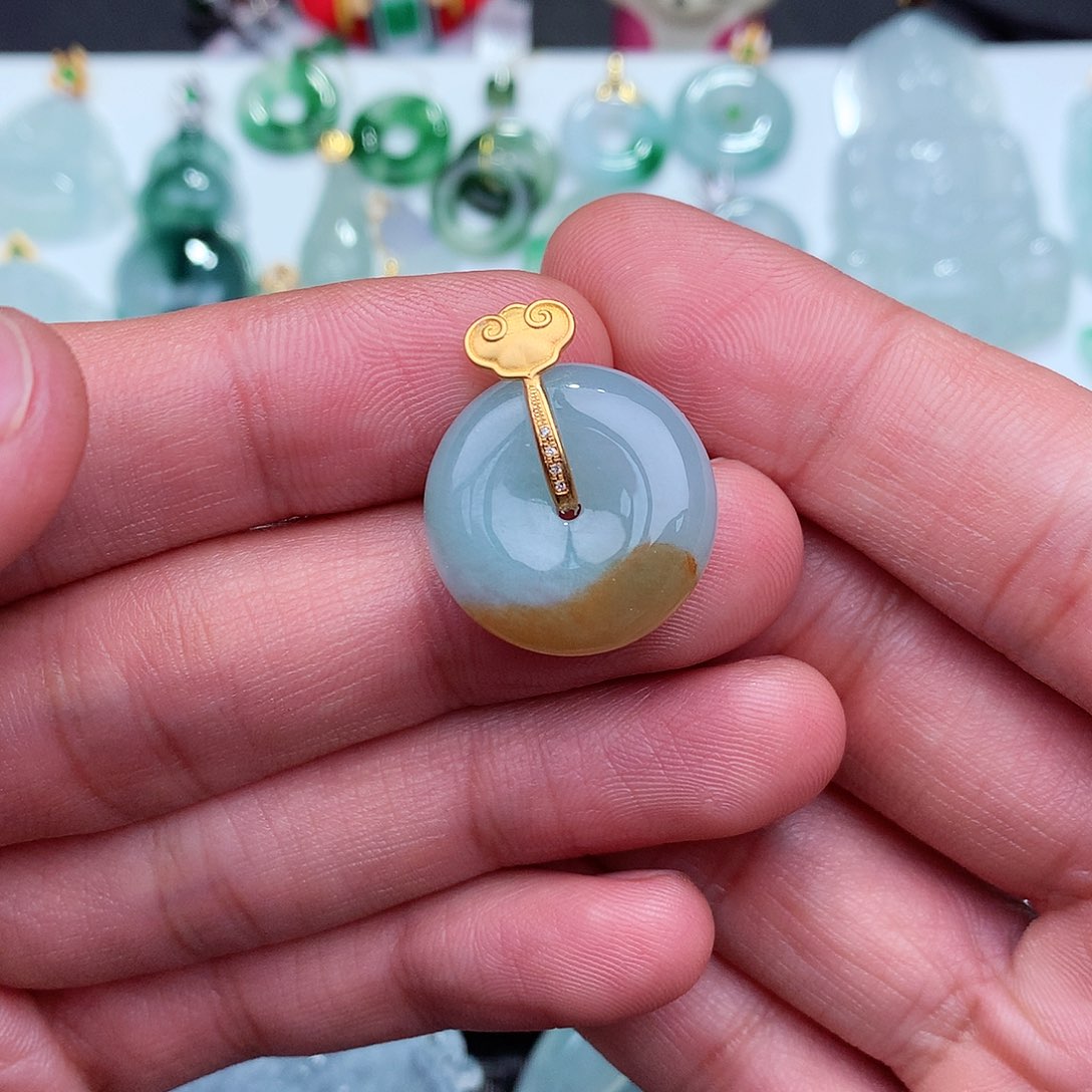 翡翠吊坠(不含链)18K金镶嵌