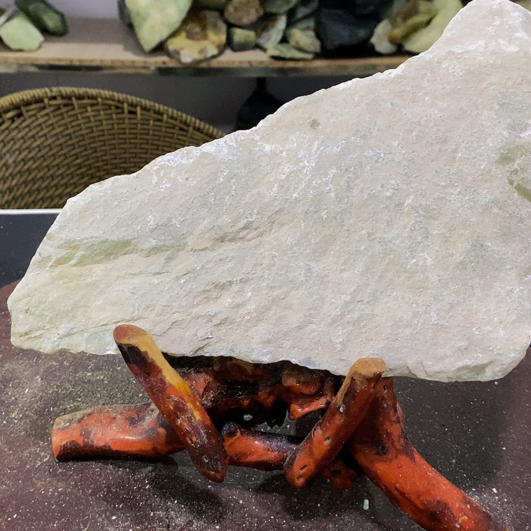 蛇纹石玉原石未镶嵌闲**水