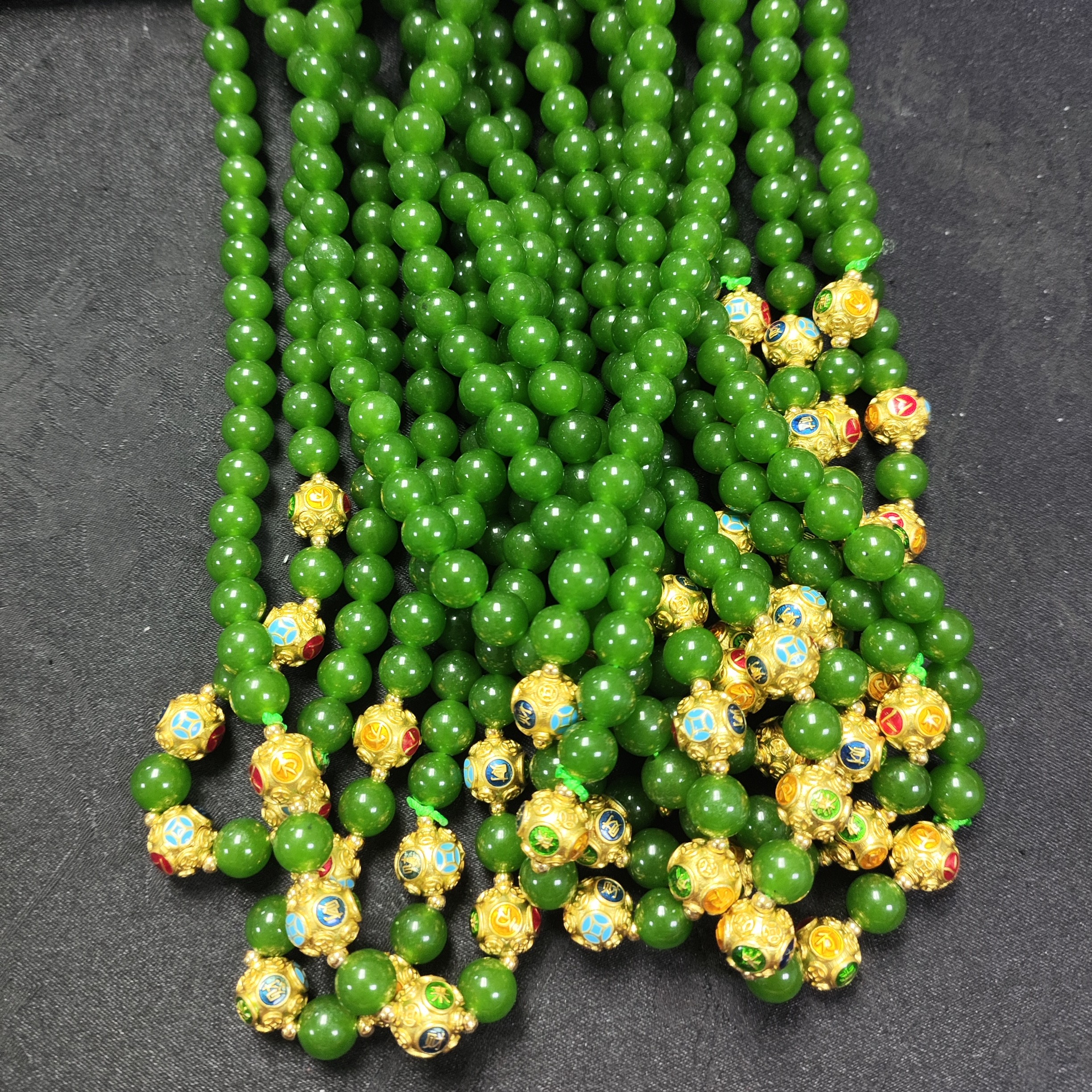 3062号-精品满辣绿卡8mm项链