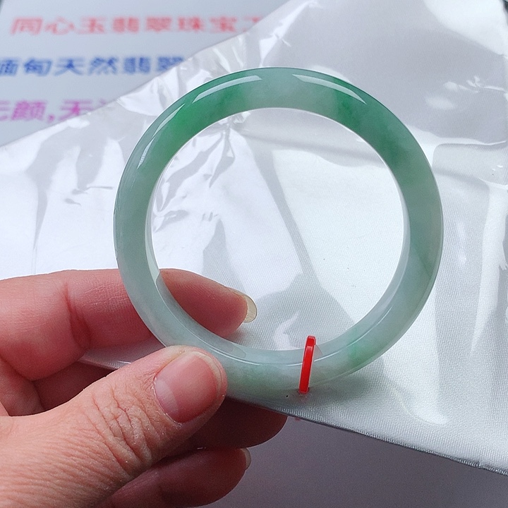 翡翠手镯未镶嵌翡翠054