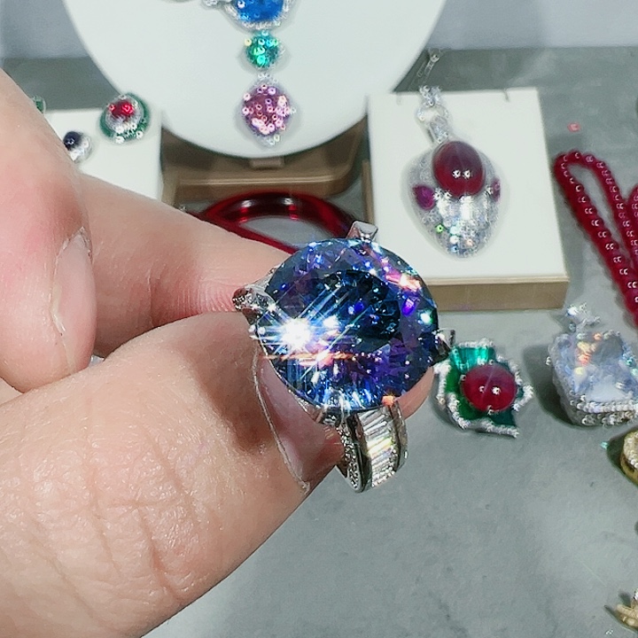 红宝石颈饰未镶嵌