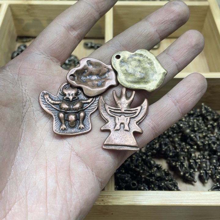 子***言藏传叙述4个手工翻砂