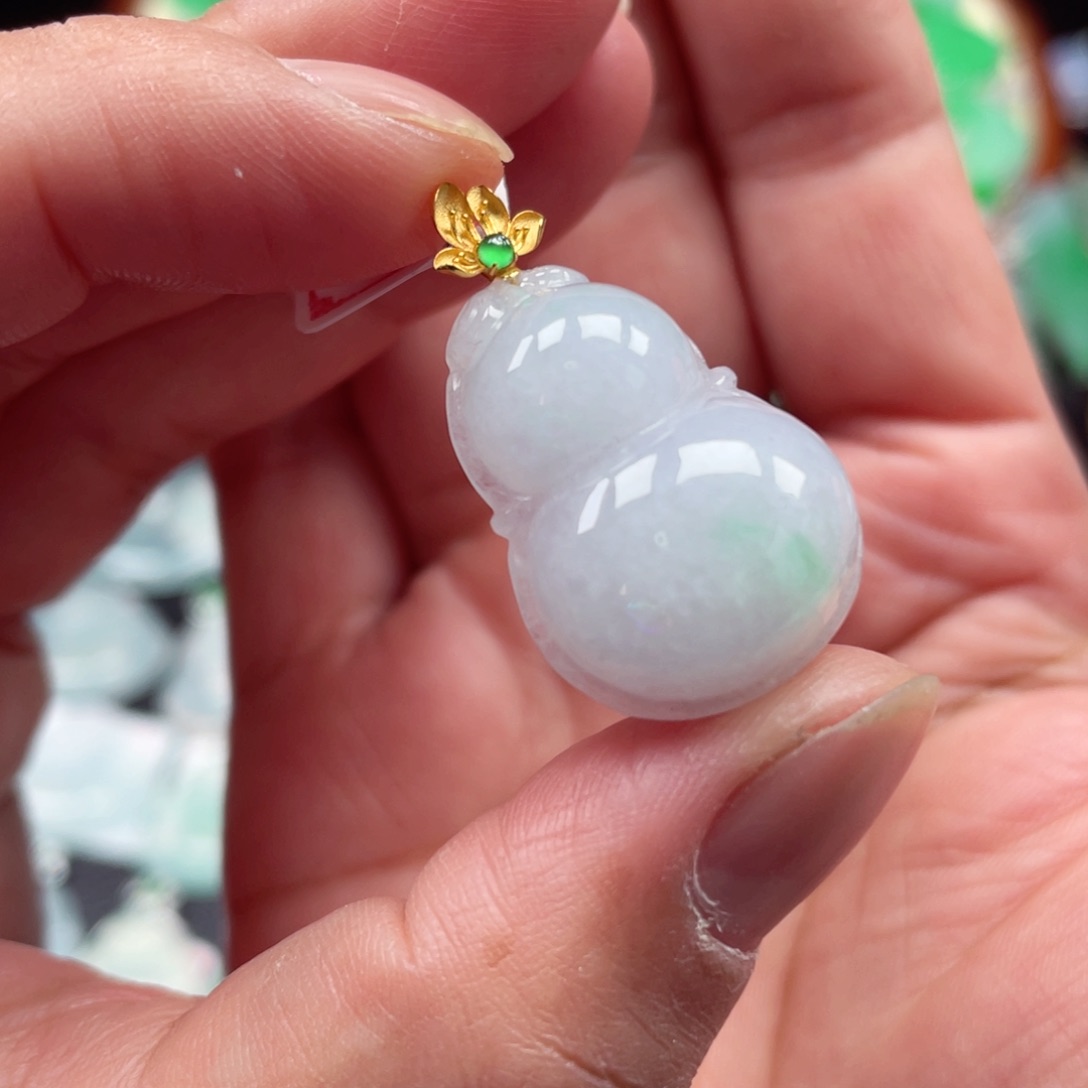 颈饰18K金镶嵌翡翠葫芦