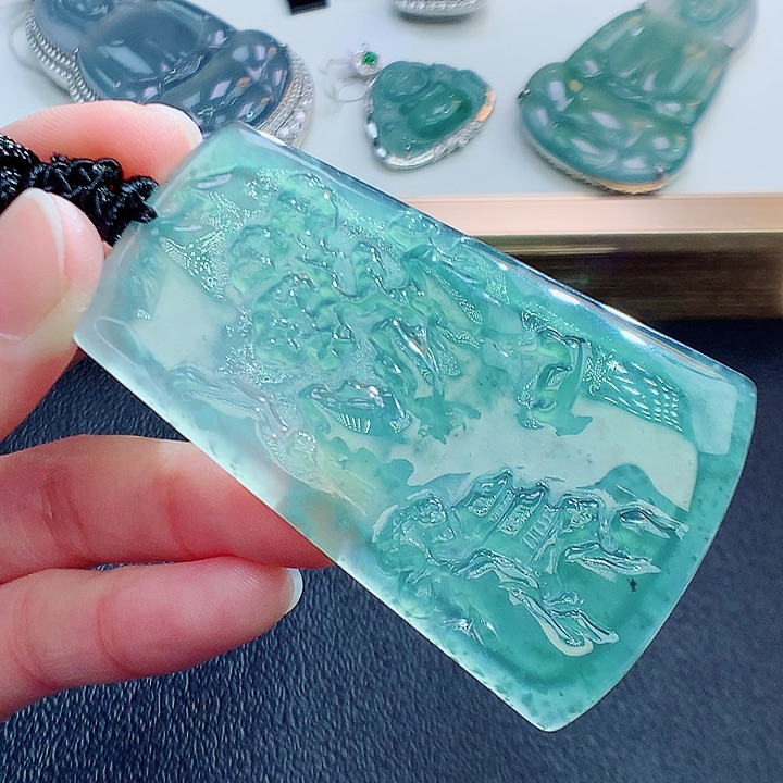 翡翠颈饰未镶嵌翡翠