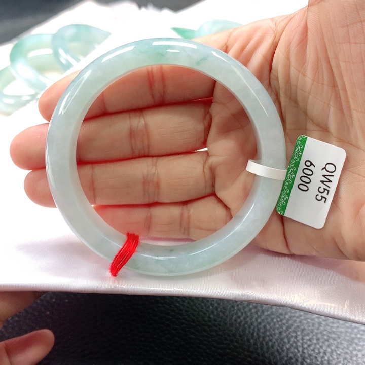 翡翠手镯未镶嵌n**a555555555