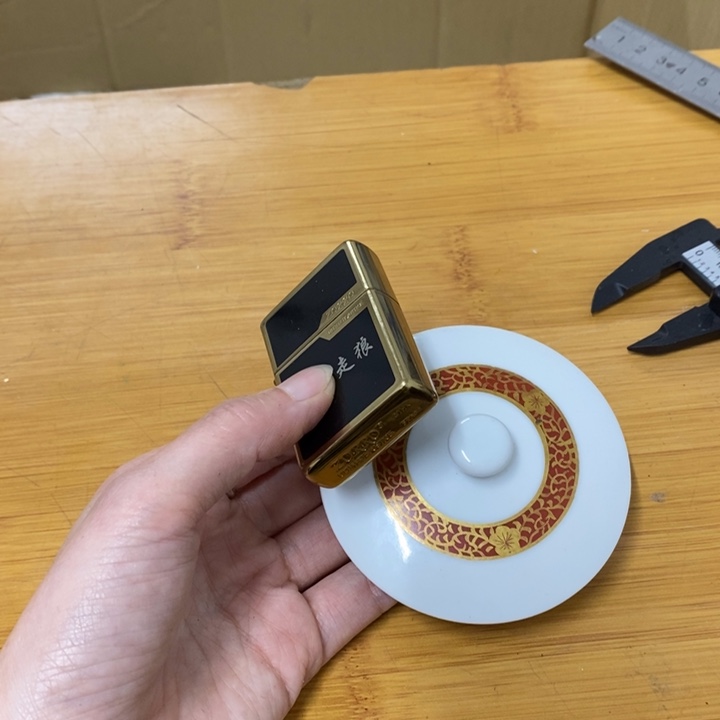 瓷片哈中古工艺品一件