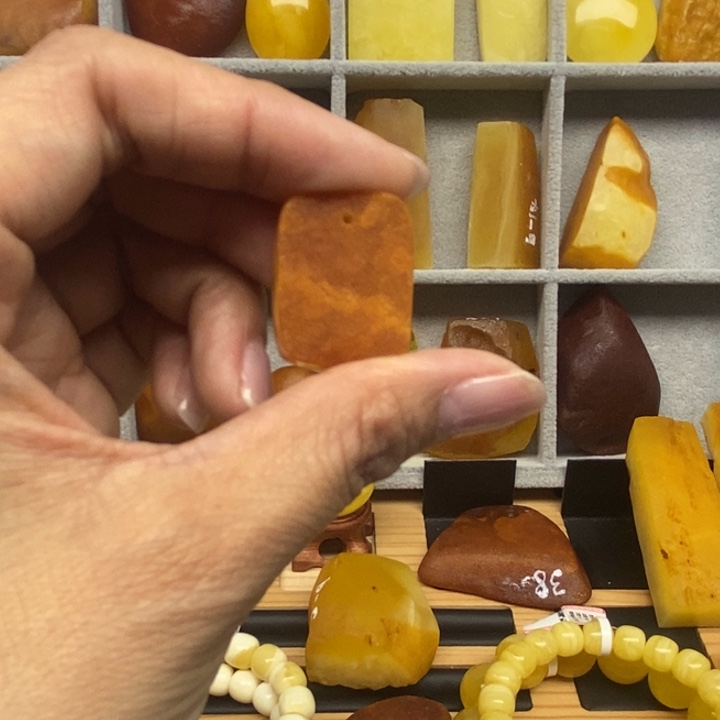 琥珀未镶嵌裸石原石