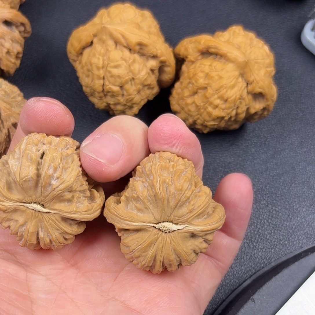 等***来文玩核桃吊坠白狮子