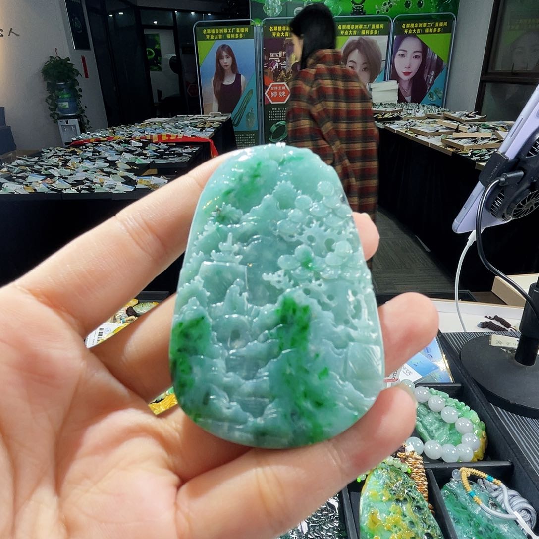 颈饰未镶嵌翡翠一
