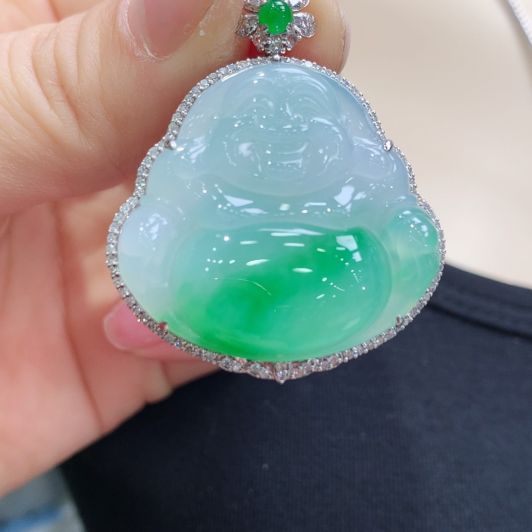 翡翠颈饰18K金镶嵌佛公