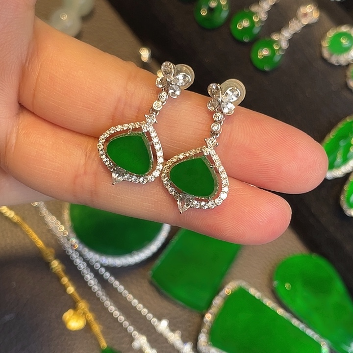 翡翠18K金镶嵌挂件帝王绿耳坠