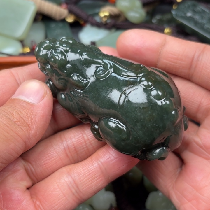 和田玉吊坠未镶嵌