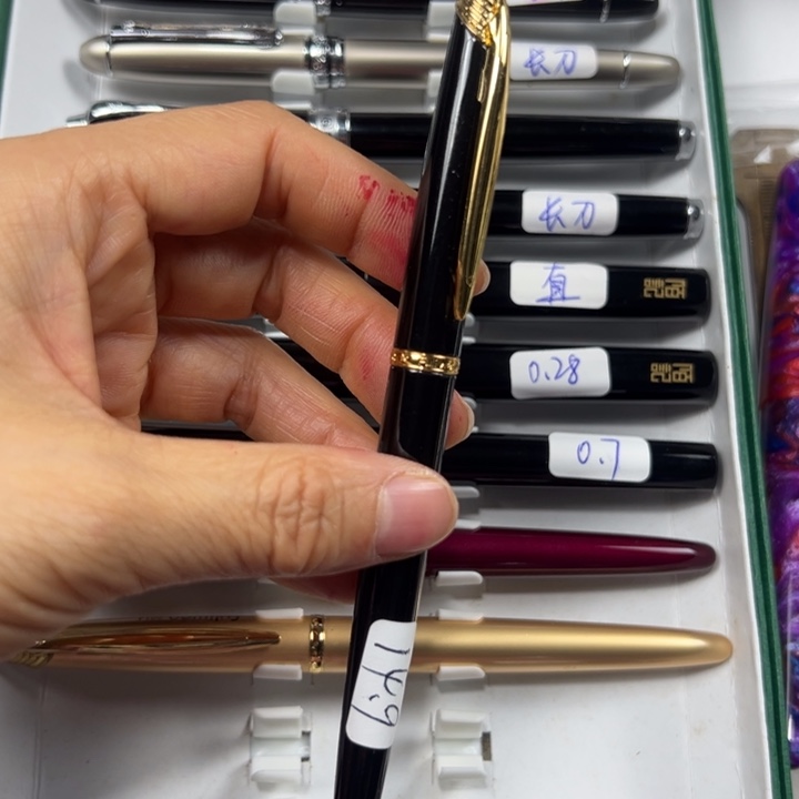 便携式富利文2014黑色暗尖配长刀