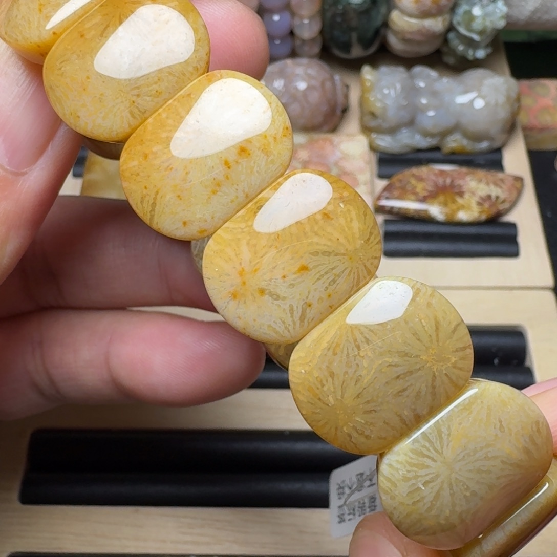 硅化玉未镶嵌纯天然色有机玉石保真色金色烟花