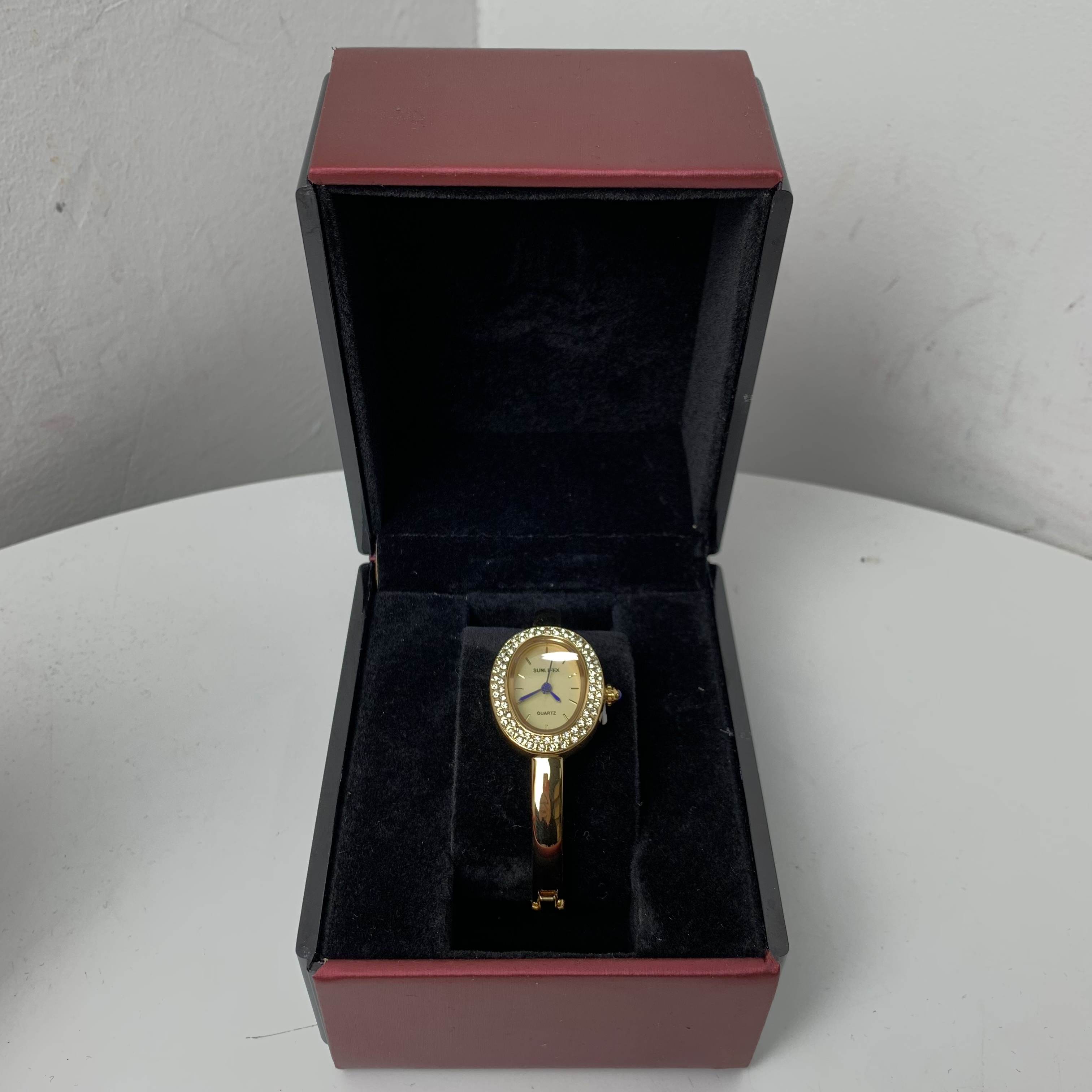 4419【香港联邦】时尚气质女士手表