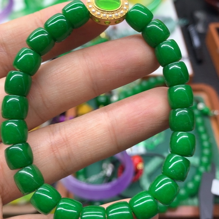 颈饰未镶嵌翡翠吊坠