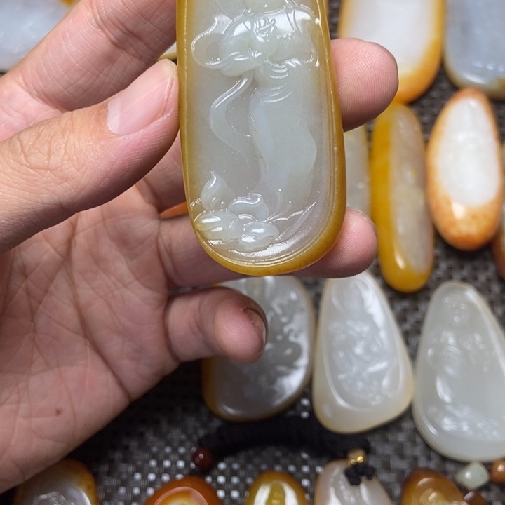 和田玉未镶嵌颈饰用****3