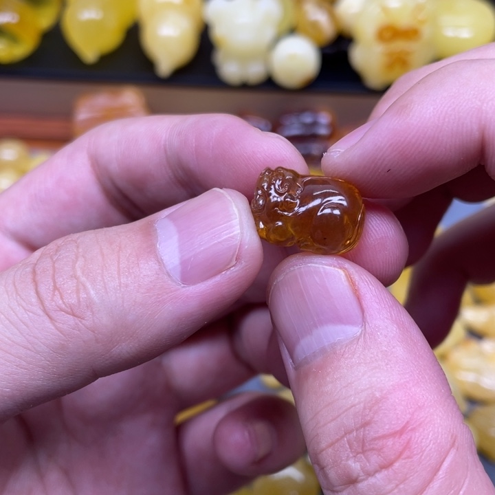 未镶嵌蜜蜡珠宝奇石