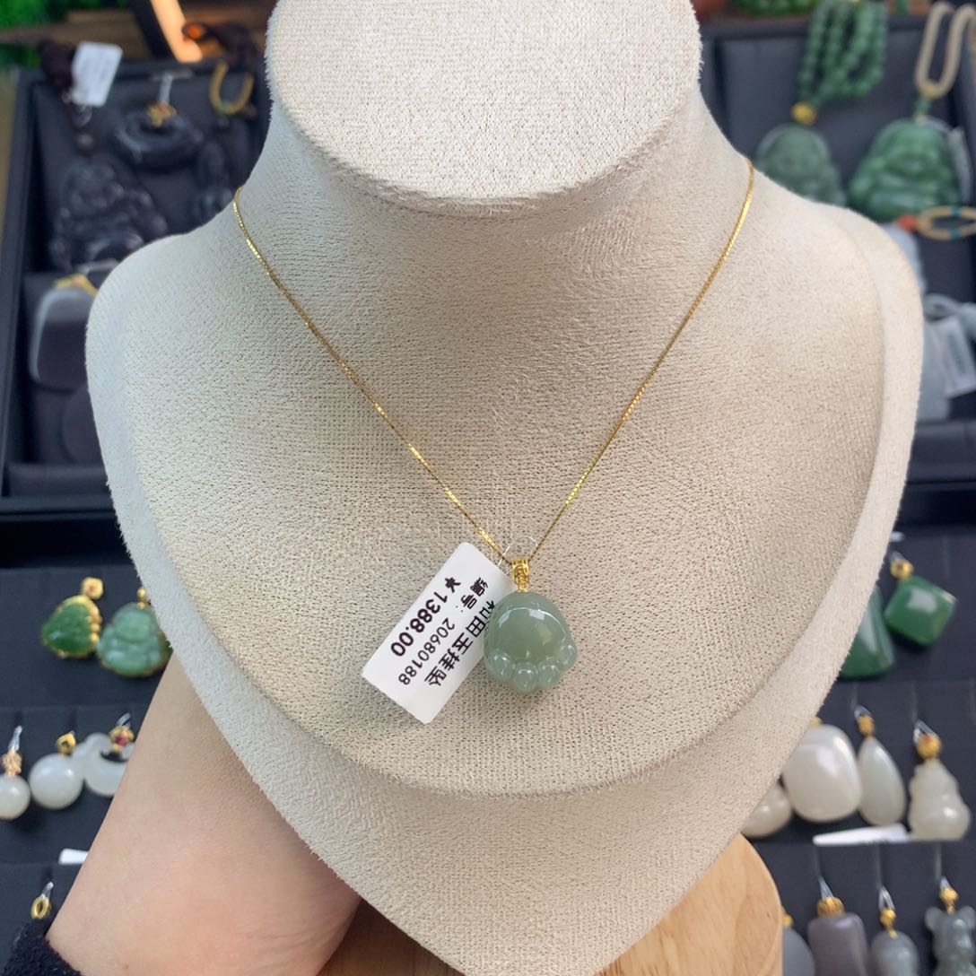 和田玉吊坠18K金镶嵌