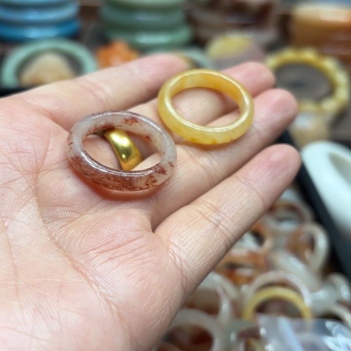 忘***你石英质玉未镶嵌手镯