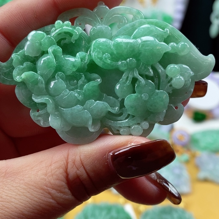 翡翠颈饰未镶嵌翡翠吊坠