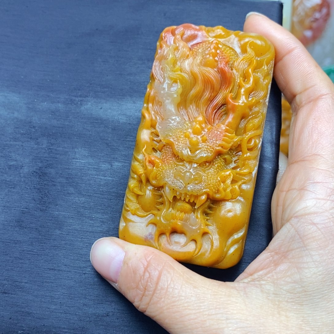 石英质玉（黄龙玉）颈饰未镶嵌