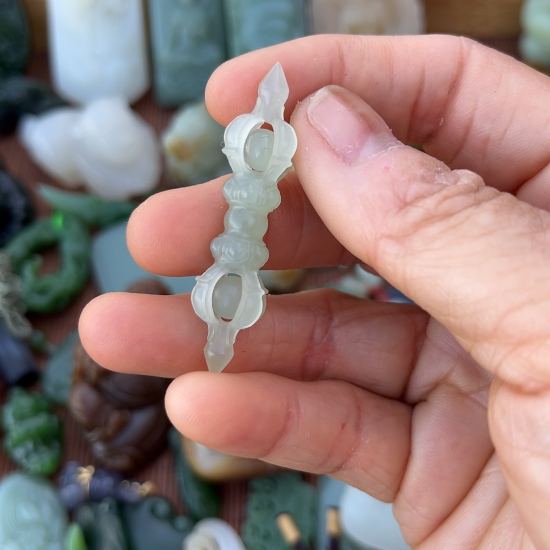 和田玉未镶嵌颈饰