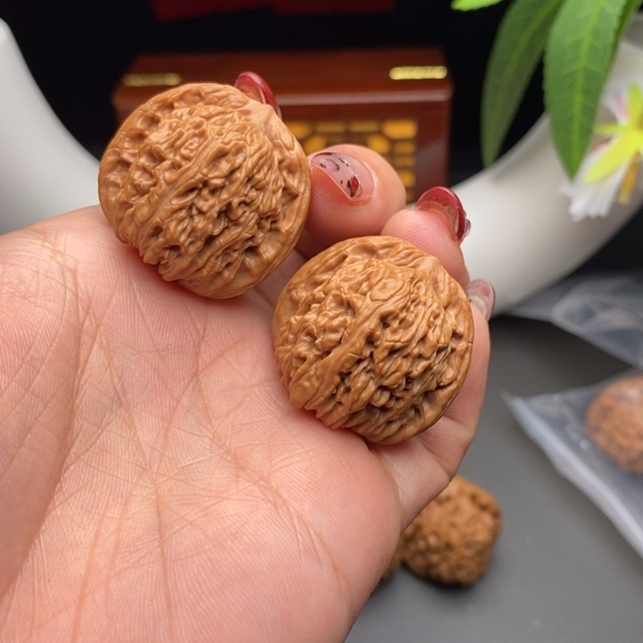 文玩核桃把件枯*四座楼手捻儿