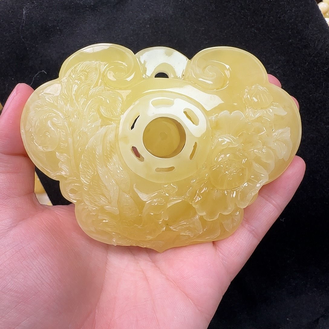 蜜蜡未镶嵌珠宝奇石