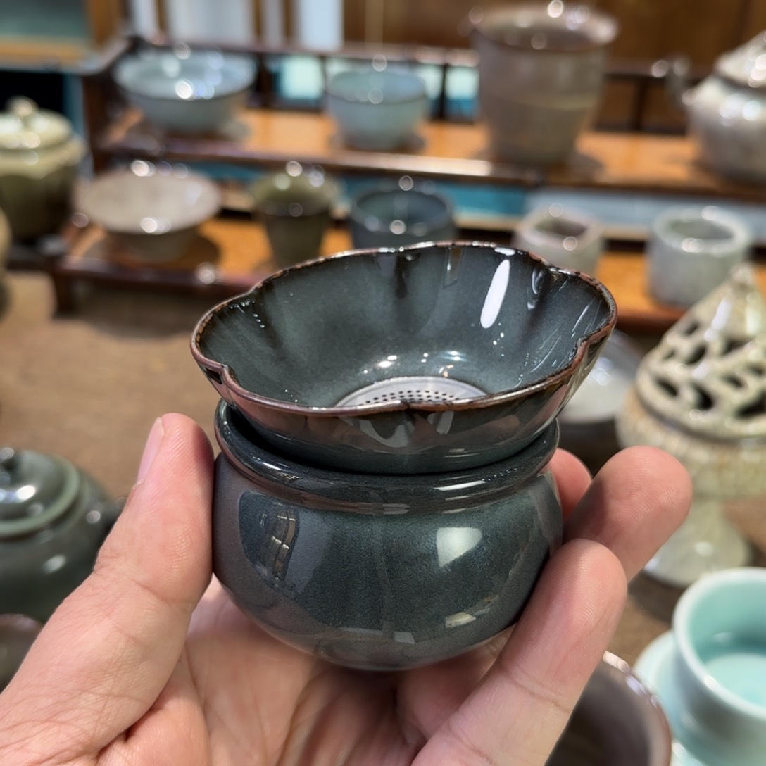 ?**?我也是一个人在外面吃的啊我也是想你了