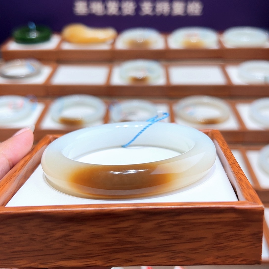 和田玉手镯56/57未镶嵌