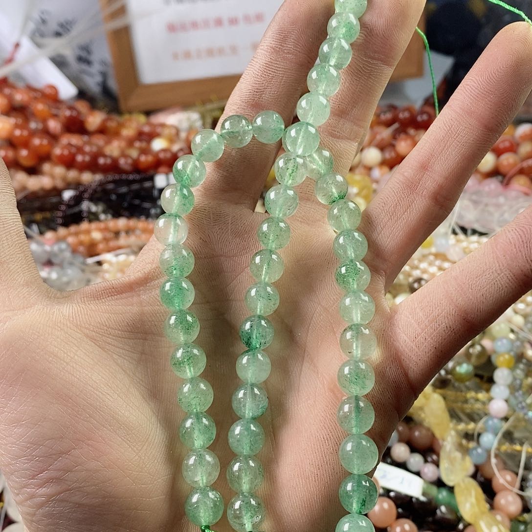 玛瑙/玉髓珠宝半成品未镶嵌一条天然8mm绿草莓晶圆珠A级